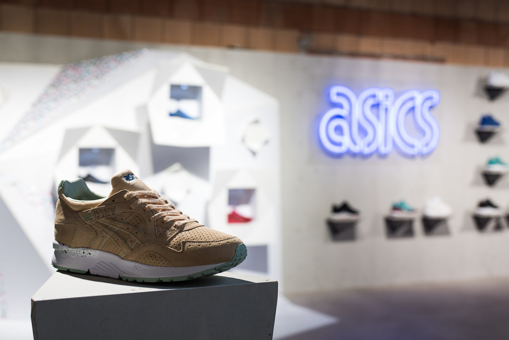 asics-booth-120.jpg